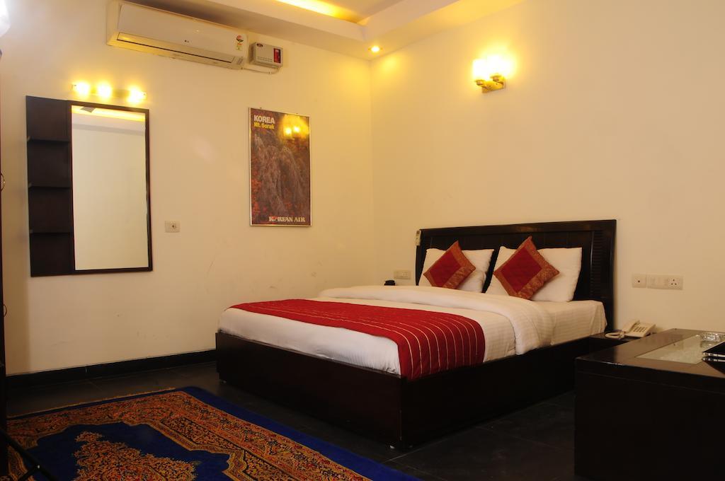 Airport Hotel Daya Capitol Ню Делхи Стая снимка