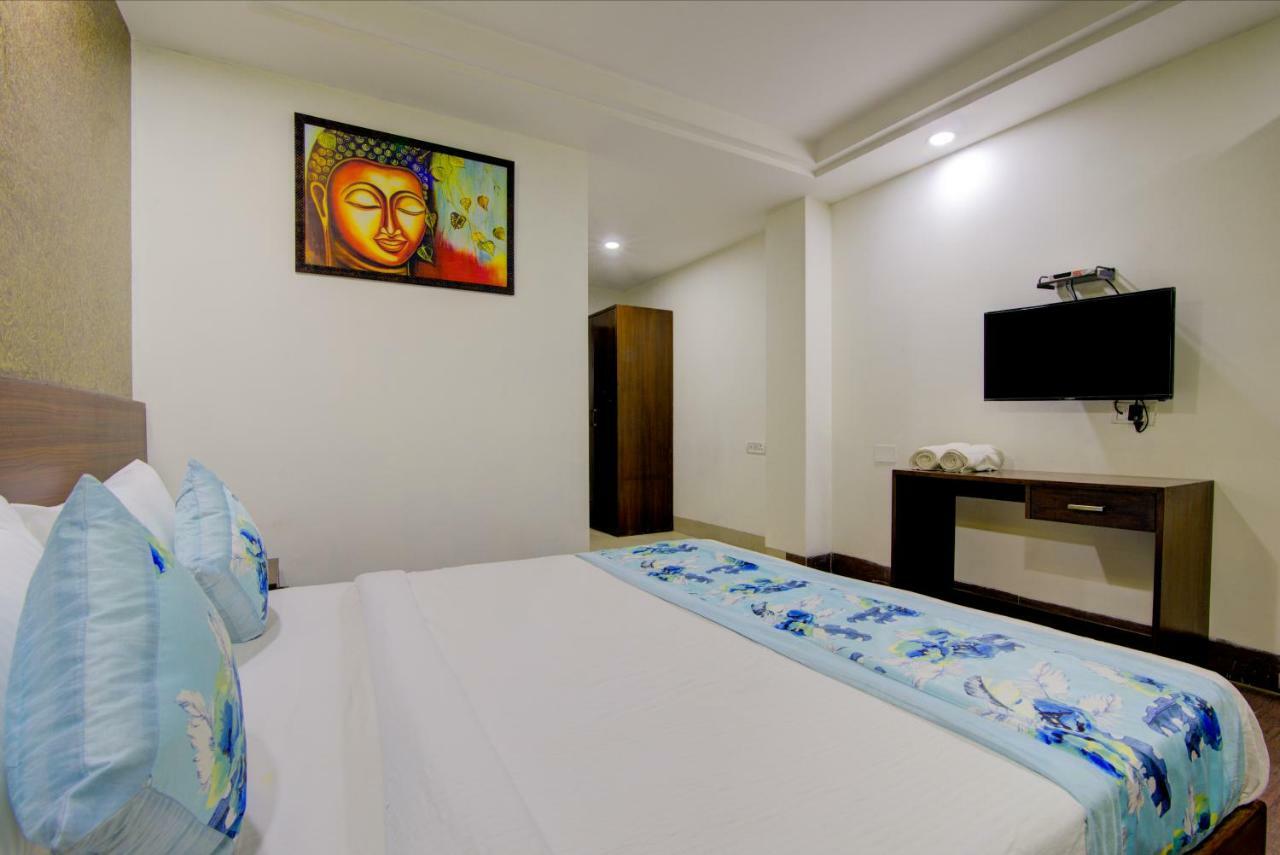 Airport Hotel Daya Capitol Ню Делхи Екстериор снимка