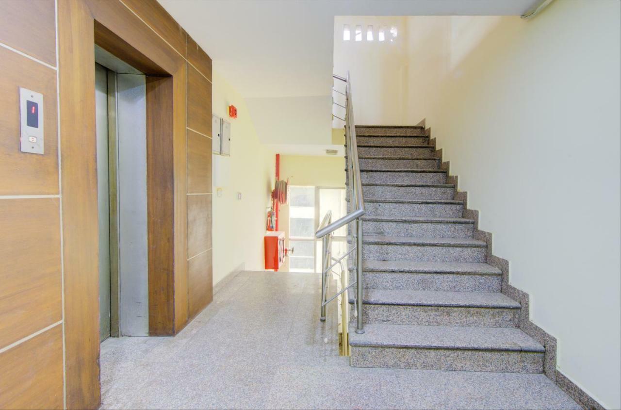 Airport Hotel Daya Capitol Ню Делхи Екстериор снимка