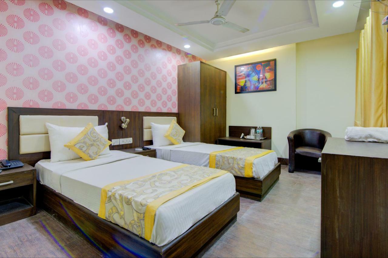 Airport Hotel Daya Capitol Ню Делхи Екстериор снимка