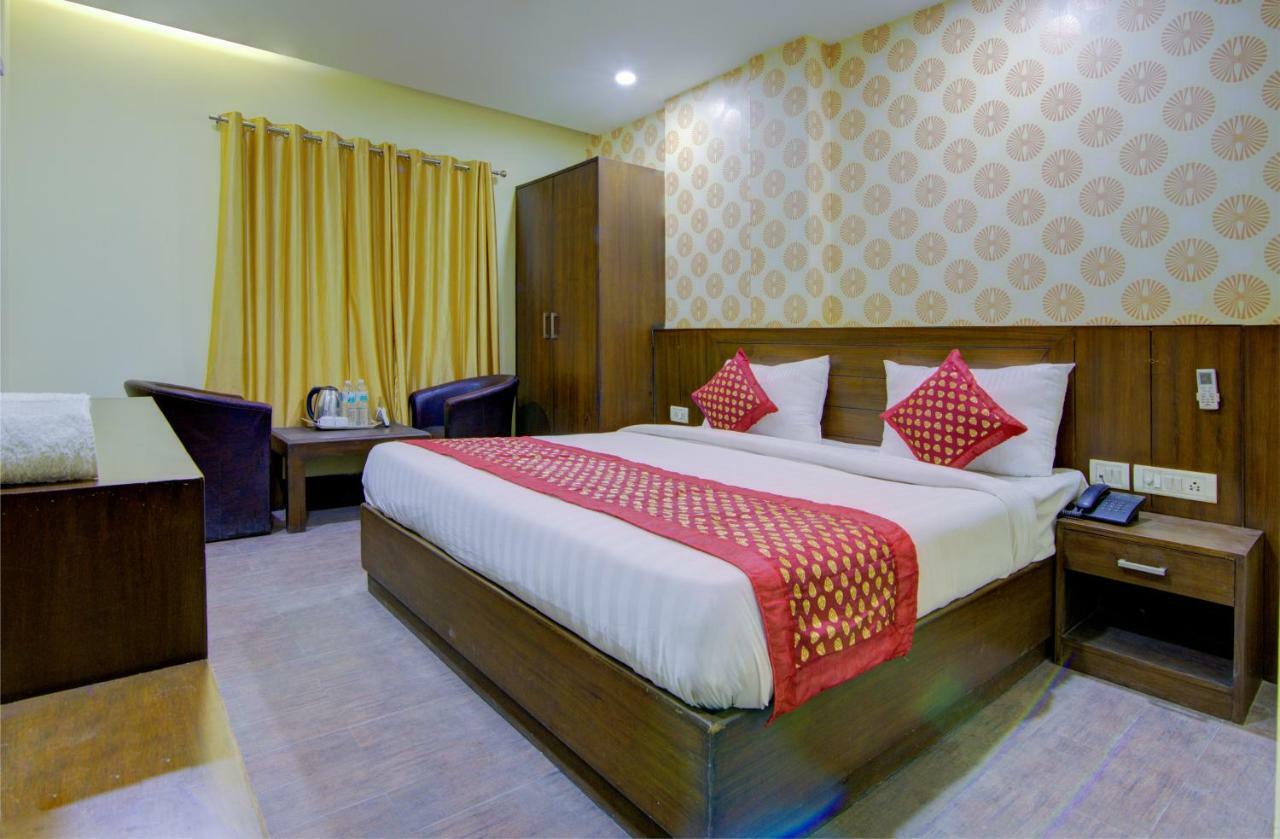 Airport Hotel Daya Capitol Ню Делхи Екстериор снимка
