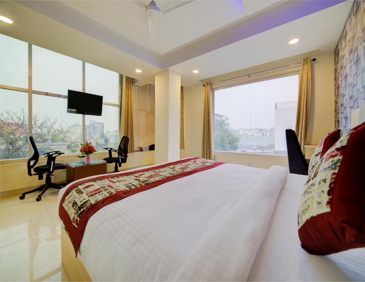 Airport Hotel Daya Capitol Ню Делхи Екстериор снимка